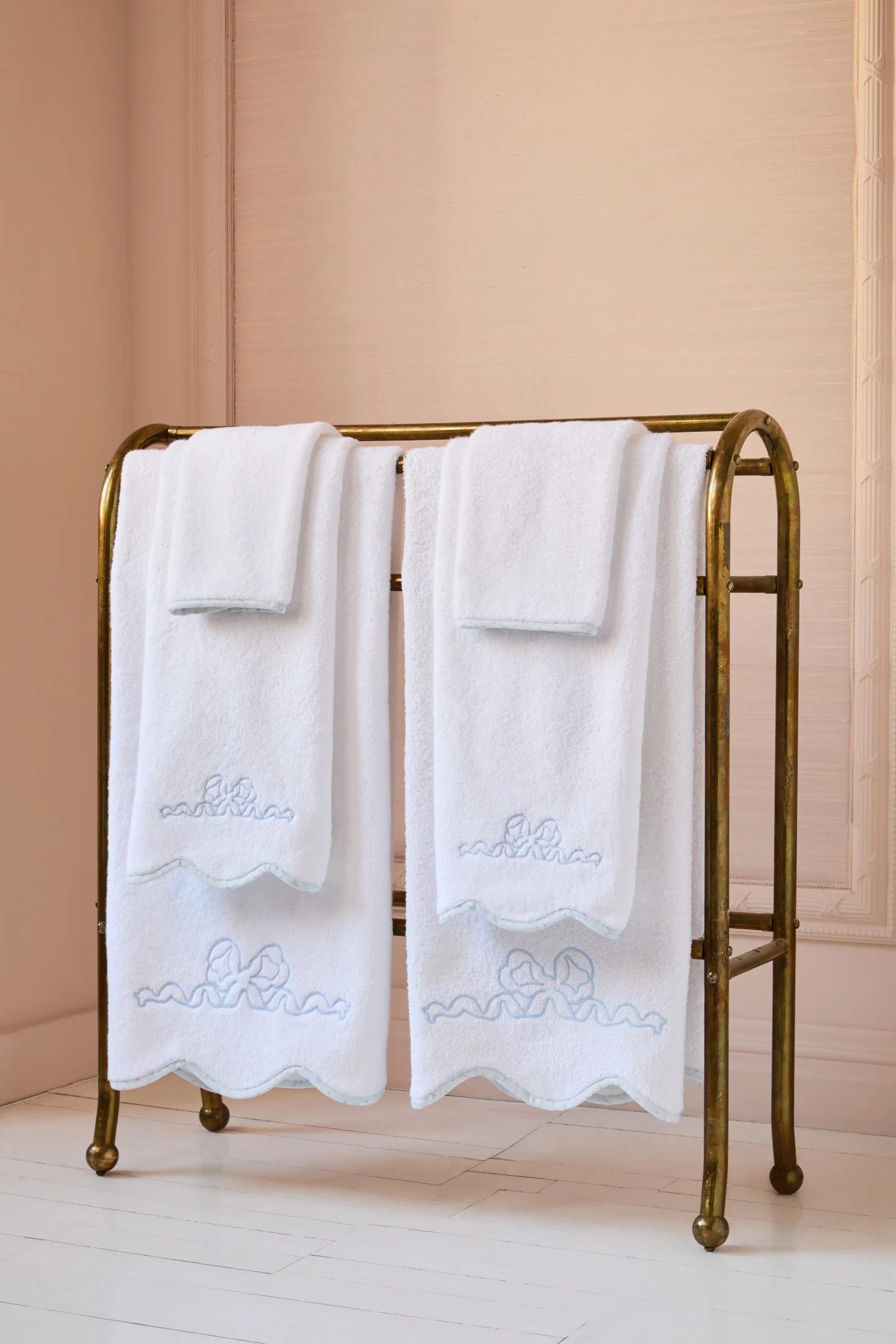 Bow-Embroidered Hand Towel - Image 3